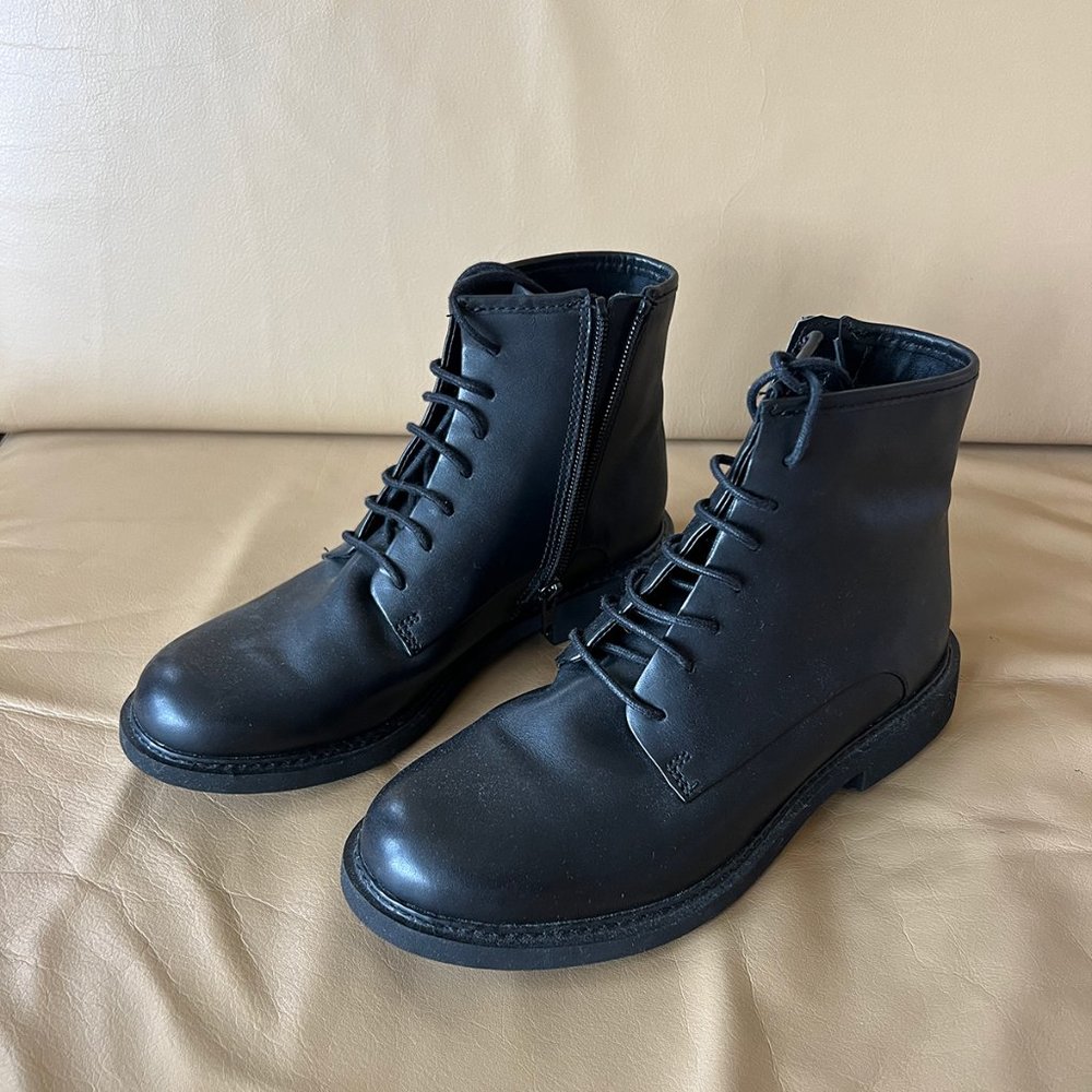 Camper Neuman women's black lace up ankle boots